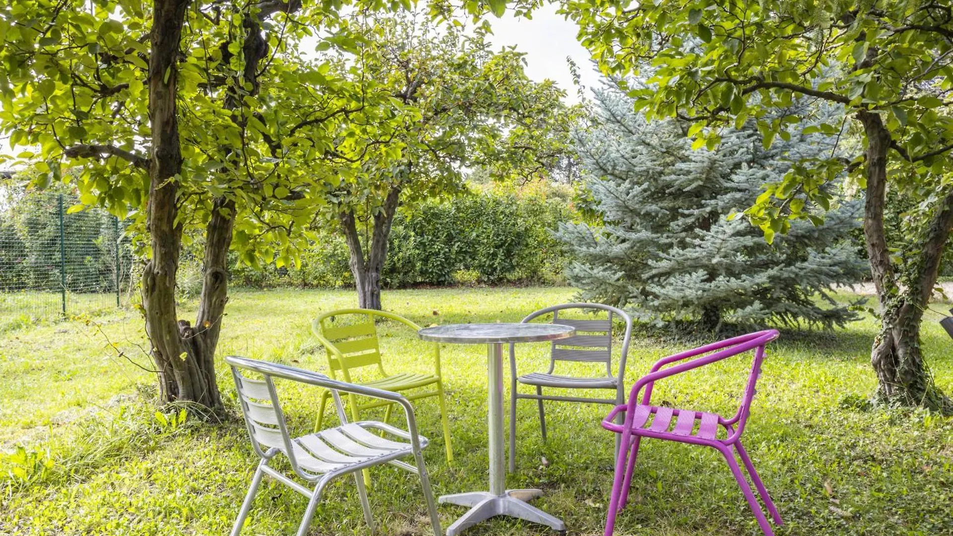 Hébergement de vacances Gite Charmant Caumont-sur-Durance France