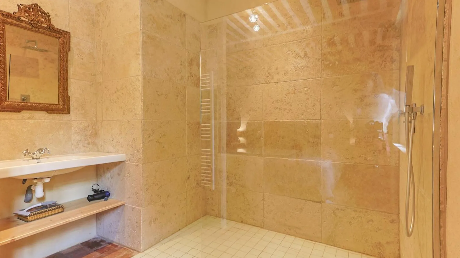 Holiday home Gite Charmant Caumont-sur-Durance